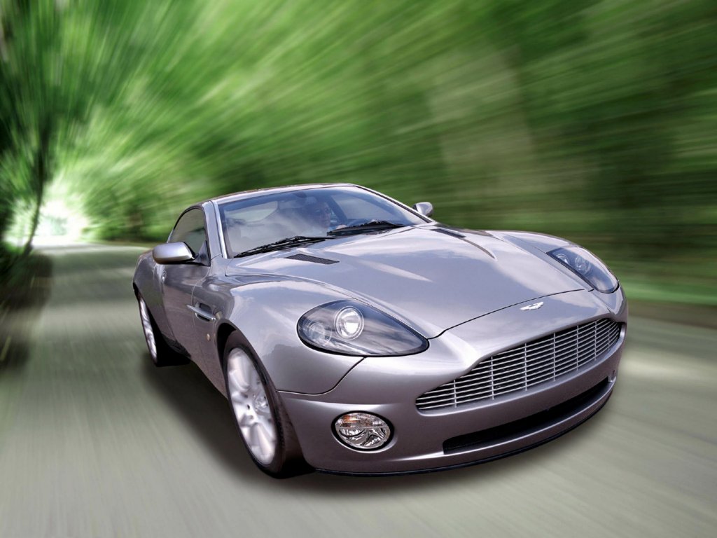 Aston_Martin_007_1