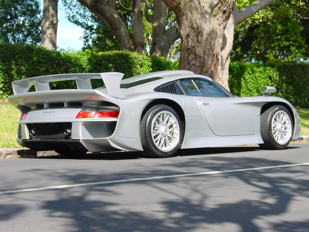 porsche_GT1